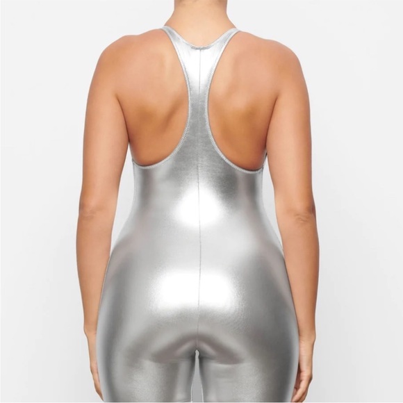 Skims Metallic Swim Cycle Suit - Picture 3 of 9